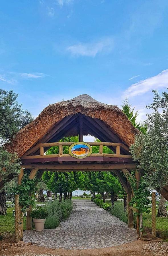 Manici Kasri Hotel Kucukkuyu Exterior photo